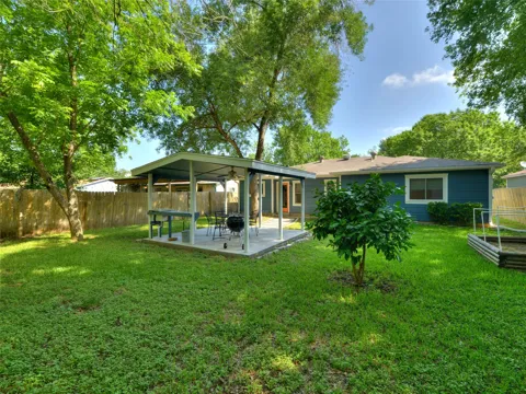 3211 Paisano Trail