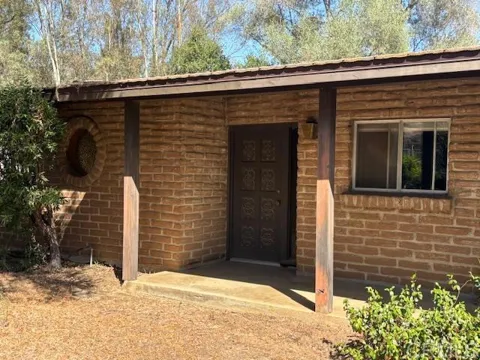 2852 Via Arroyo