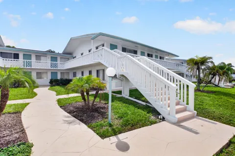 2290 SUNSET AVENUE #20