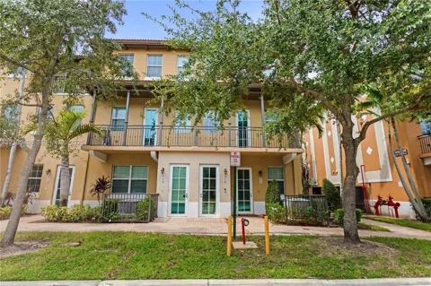 946 SW 147th Ave #2614
