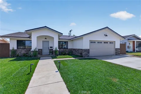 19352 Brookhurst