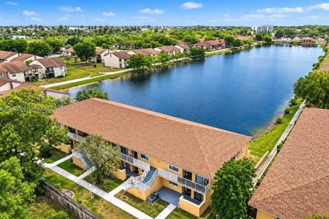 400 NW 214 st #104-22