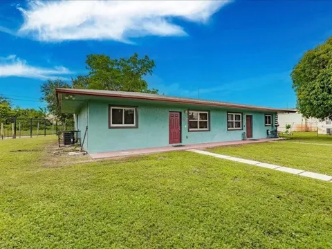 5201 NW 17th Court