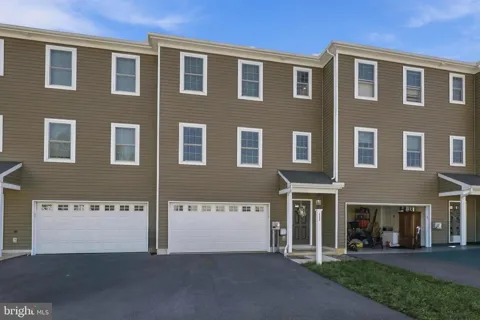 111 MEADOWBROOK LANE