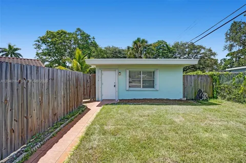 2804 SW 16 Street #COTTAGE
