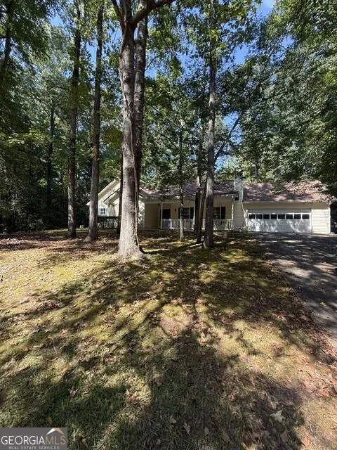 255 Lakeside DR