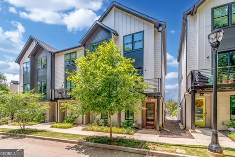 1350 May AVE SE