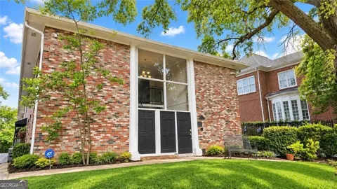 3668 Kingsboro RD NE