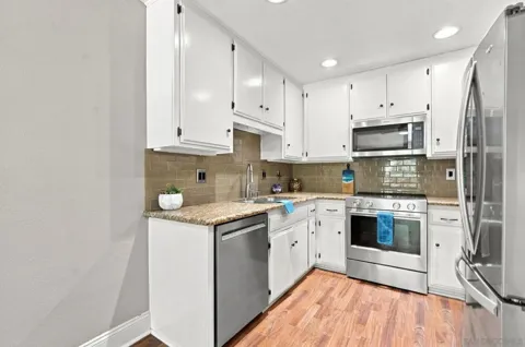 140 Walnut #2F
