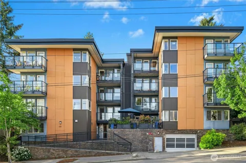 120 NW 39th Street #208
