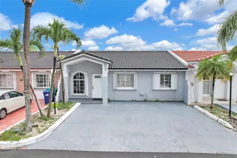 7677 NW 180th Ter