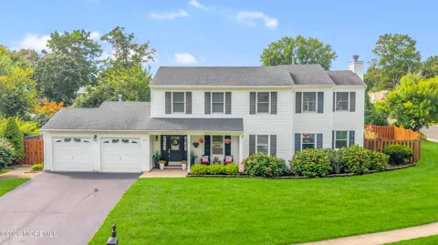 11 Yellowstone Lane