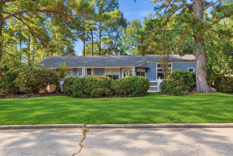 3523 Woodland Lane