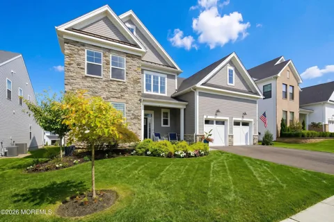 8 Ashlynn Court