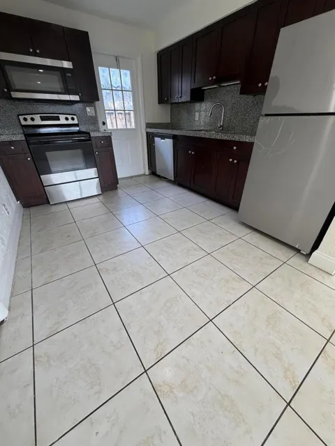 1709 SW 11th Street #Unit a