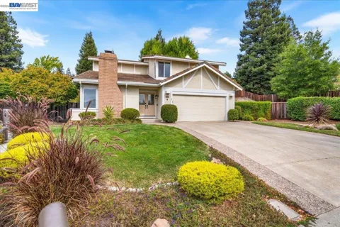 4 Woodview Ct