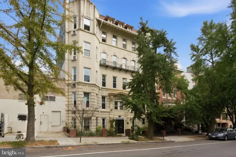 1831 BELMONT ROAD NW #204