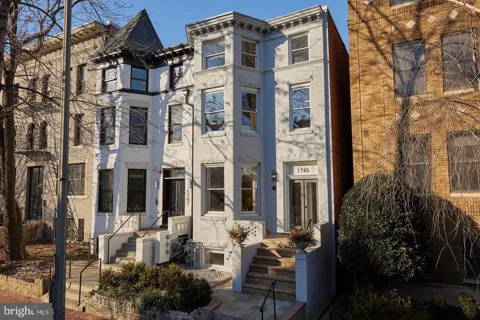 1745 NW T STREET NW #1