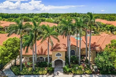 Colonnades Court E #524