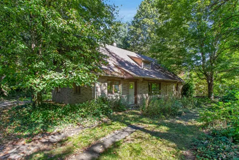 3055 Pipestone Road