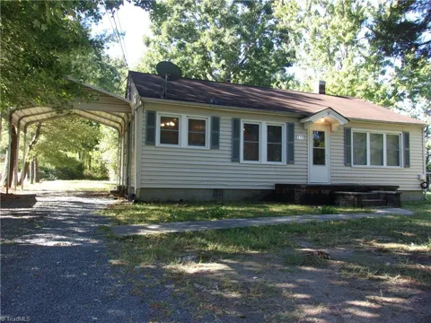 212 Foster Street