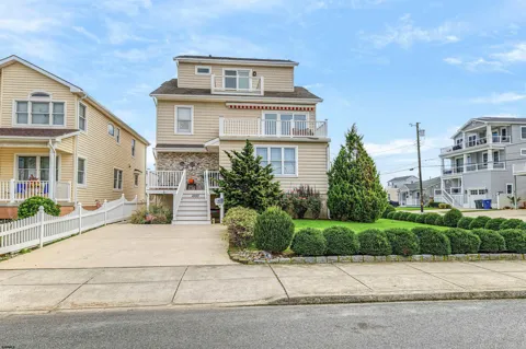 1000 E Beach Ave
