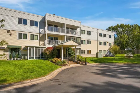 132 Demont Avenue E #238