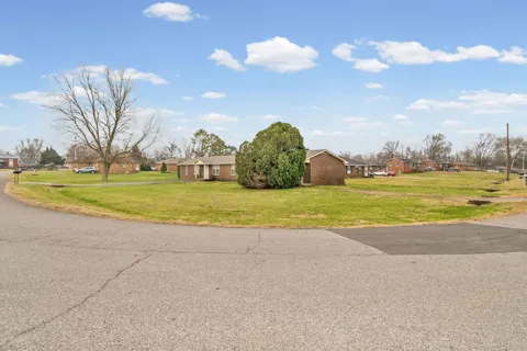124 Tandy Dr #B