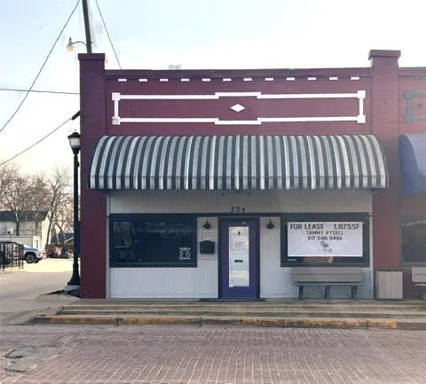 304 E Criner Street