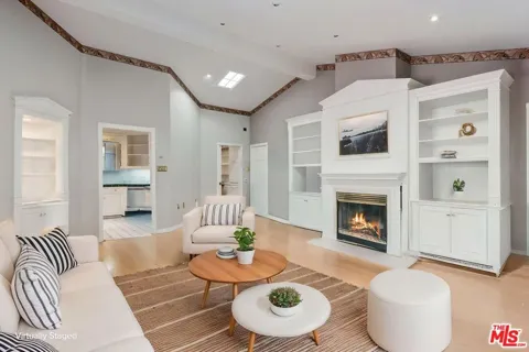 877 Montecito Drive