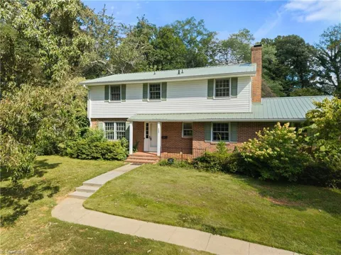 107 Wedgefield Avenue
