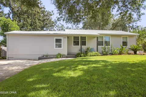118 Gayle Avenue
