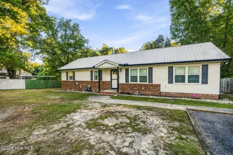 121 E Eason Drive