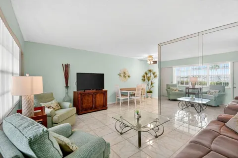 5203 NE 24th Terrace #B105