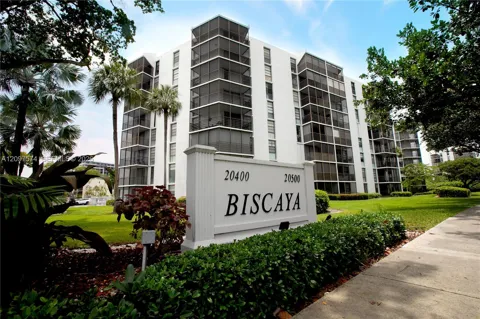 20500 W Country Club Dr #714