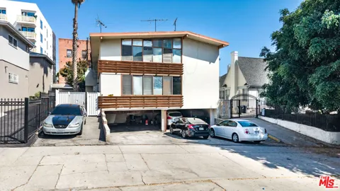 736 Gramercy Drive
