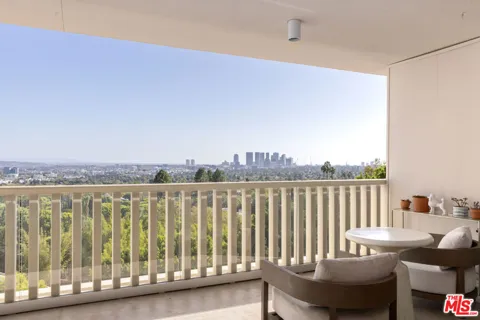 9255 Doheny Road #704
