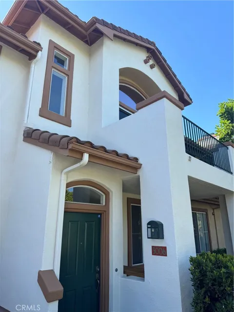 3006 Ladrillo Aisle