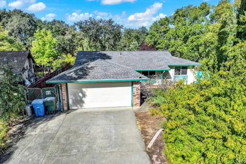 820 Capstan Court