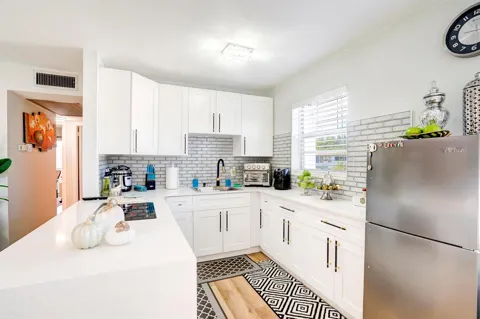 203 S WINDSOR I #203