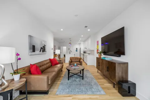 7207 Gaston Avenue #903