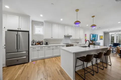 7207 Gaston Avenue #903