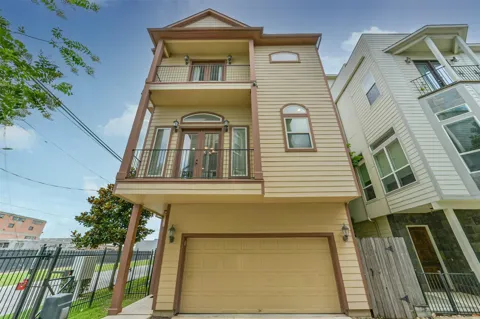 2016 Sabine Street
