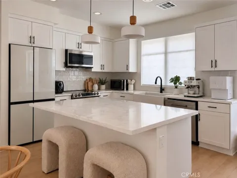 2143 Marine Walk