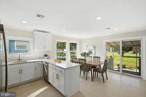 205 BONAIRE DRIVE
