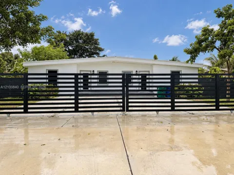 1066 NW 100th Ter #1