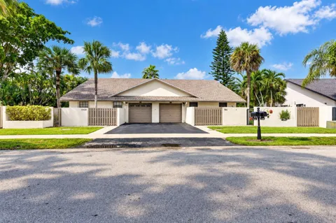 568 SW 28th Avenue
