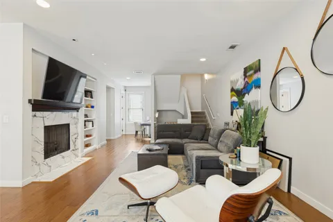 2604 Thomas Avenue #2