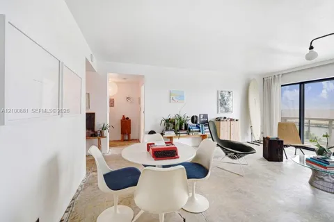 2451 Brickell Ave #6C