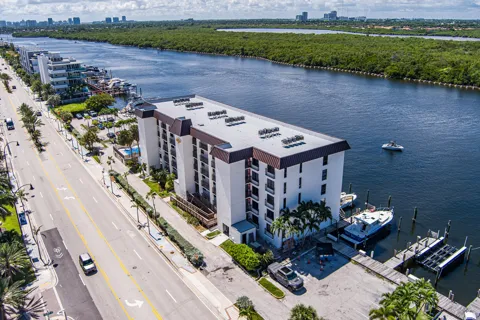 3200 OCEAN DRIVE #402